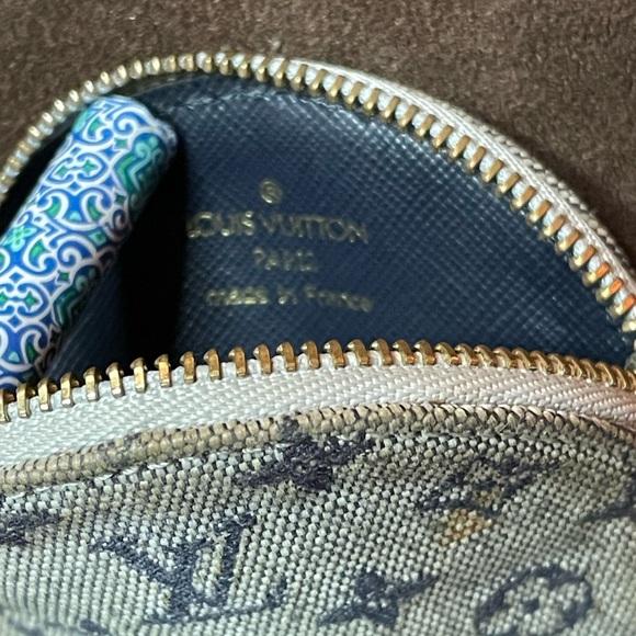 LV DENIM COIN PURSE - Picture 8 of 15